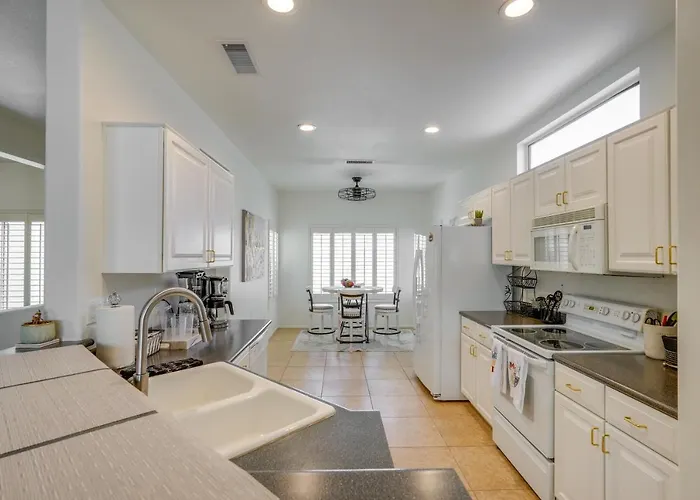 Near Golf Courses: W/ Private Pool Holiday home